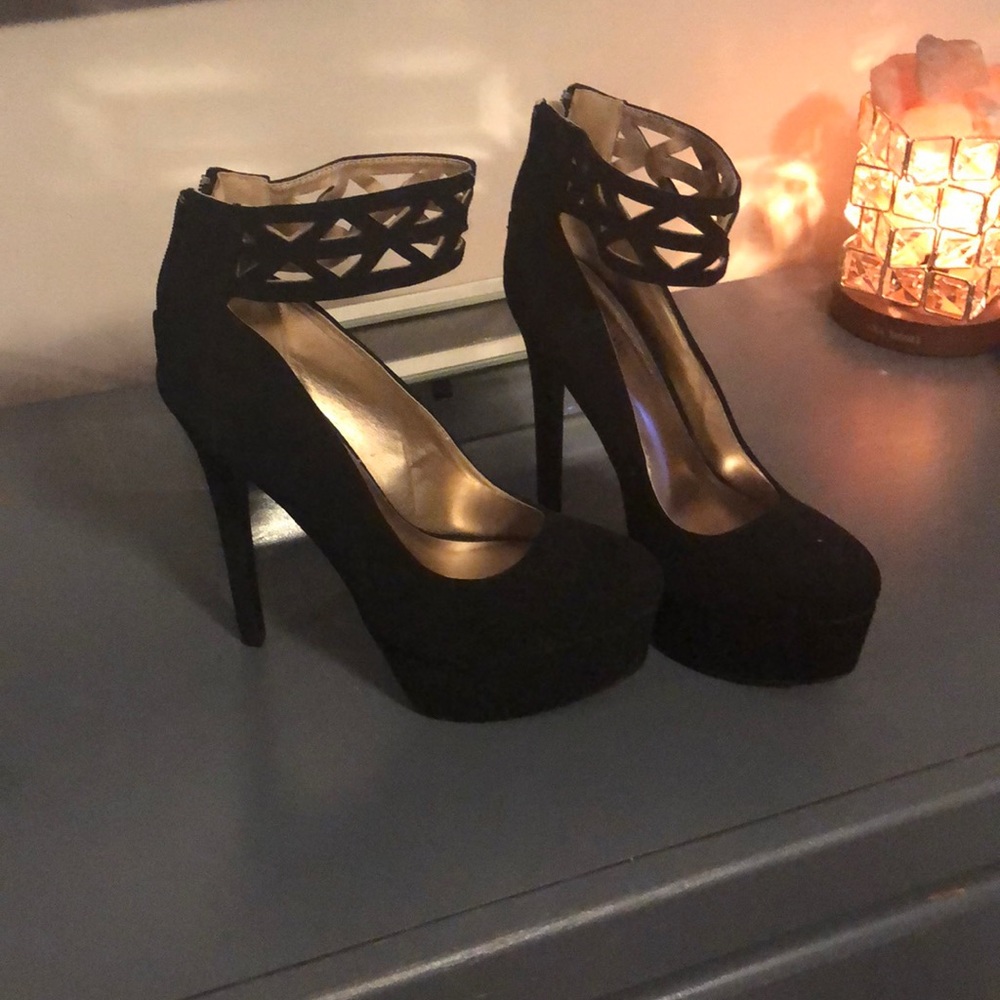 Sexy black heels with ankle straps - Picture 1 of 4
